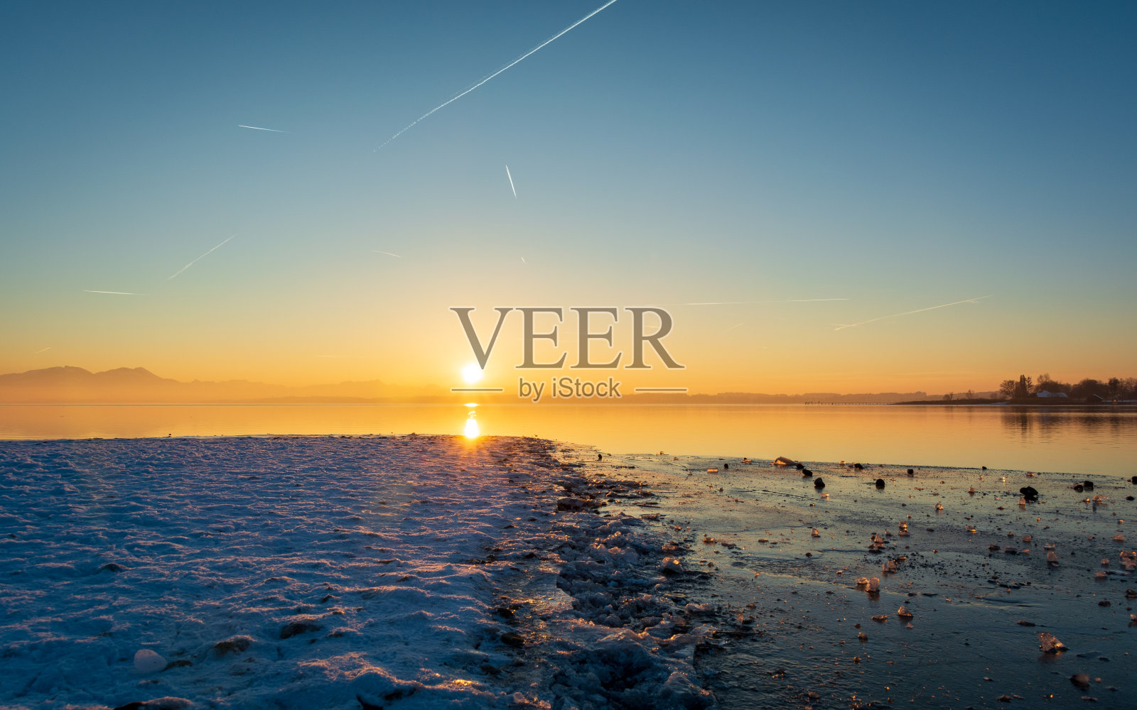 美丽壮观的奇姆湖日落冬季全景照片摄影图片