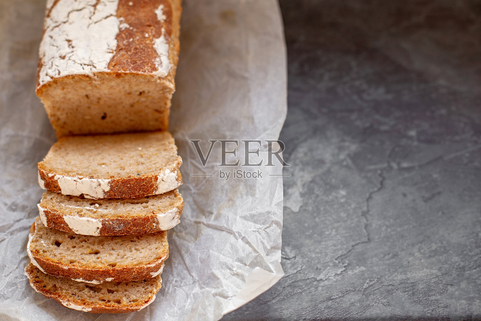 烤箱烤面包照片摄影图片