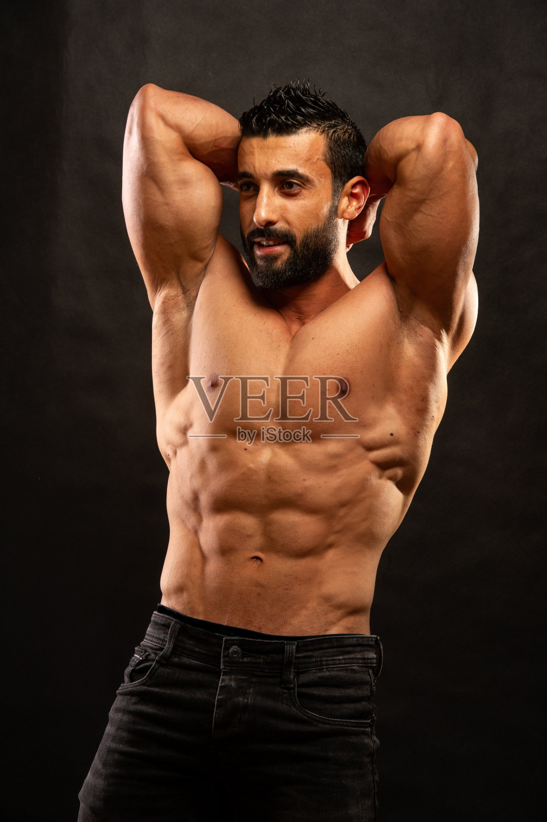 一个健康的年轻人照片摄影图片