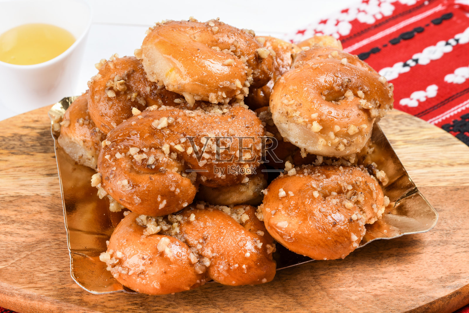 罗马尼亚菜的概念。自制木芝尼饼，传统甜点做成图8照片摄影图片