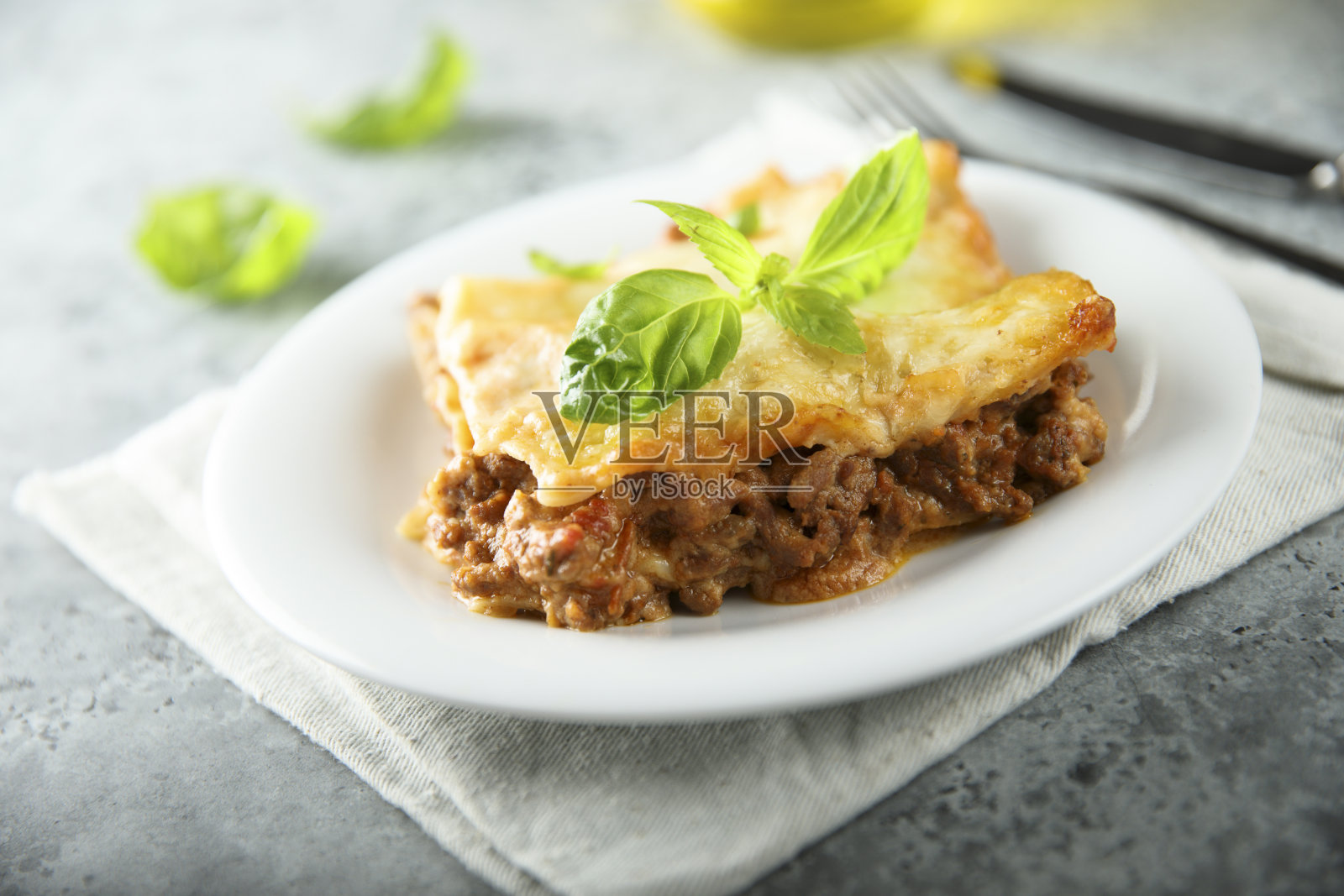 烤宽面条照片摄影图片