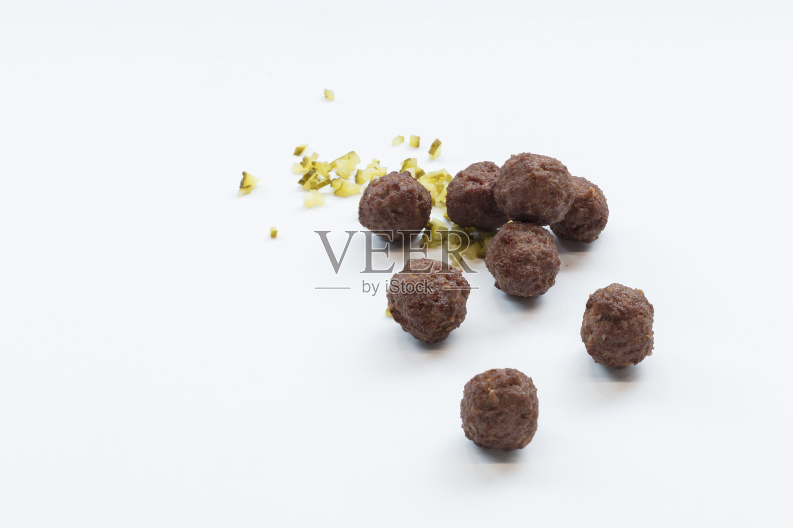 小肉丸配黄瓜泡菜照片摄影图片