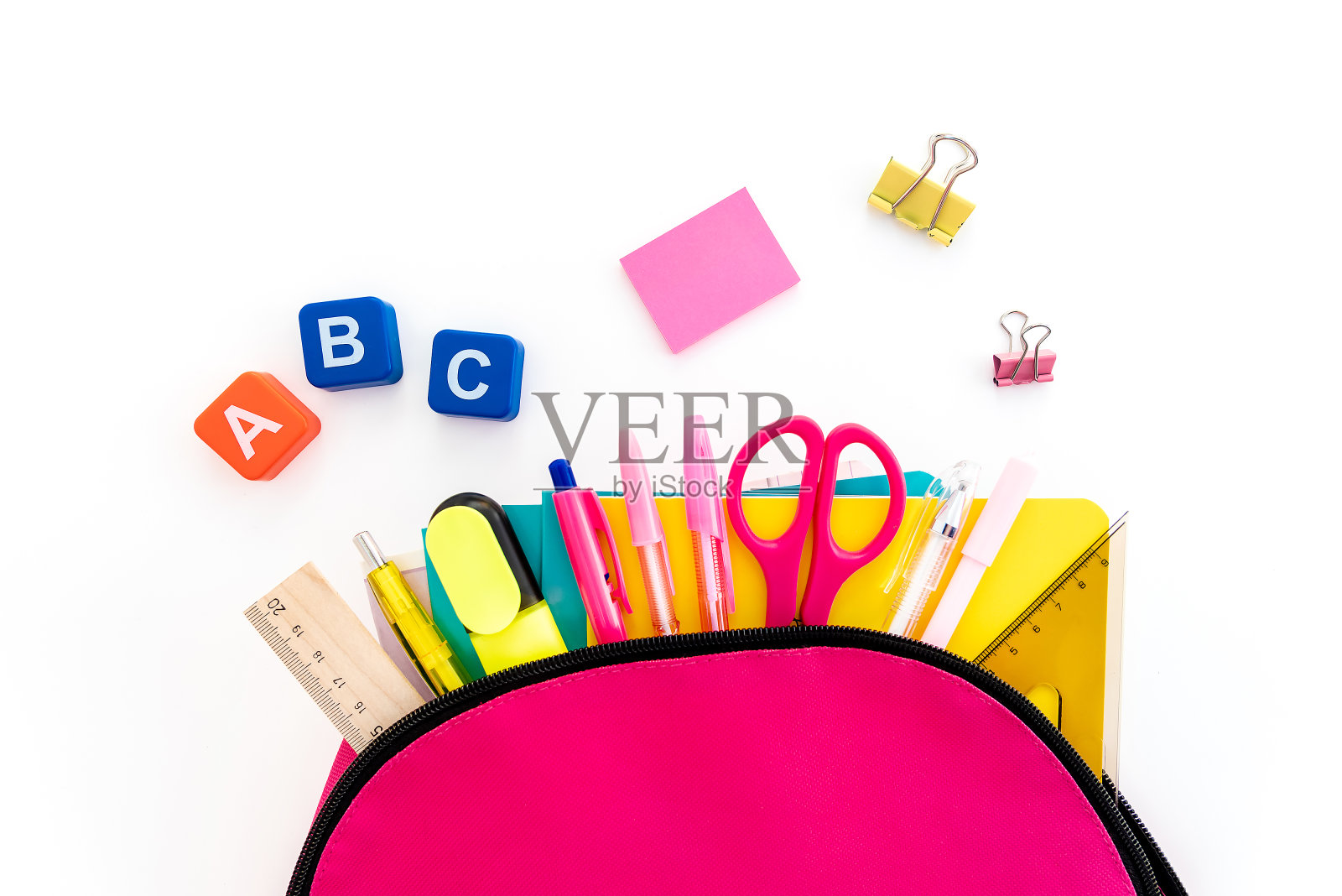 回到学校的概念。书包和学习用品。前视图。本空间照片摄影图片