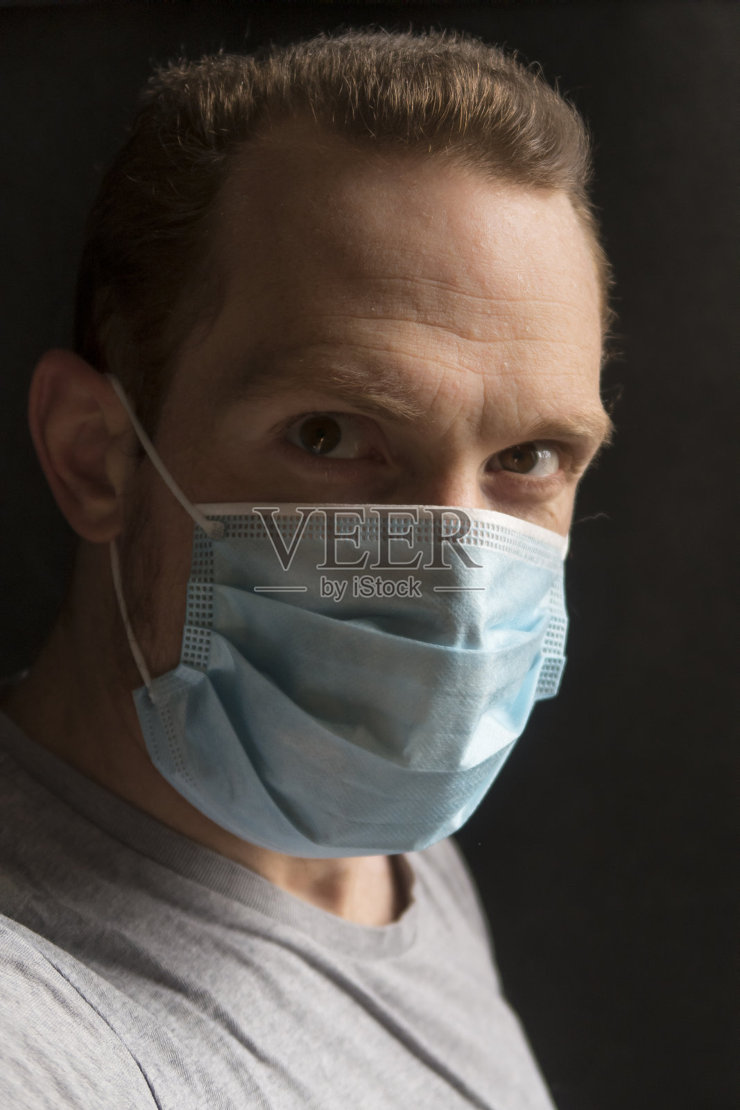 医用口罩对抗Sars-Cov-2照片摄影图片