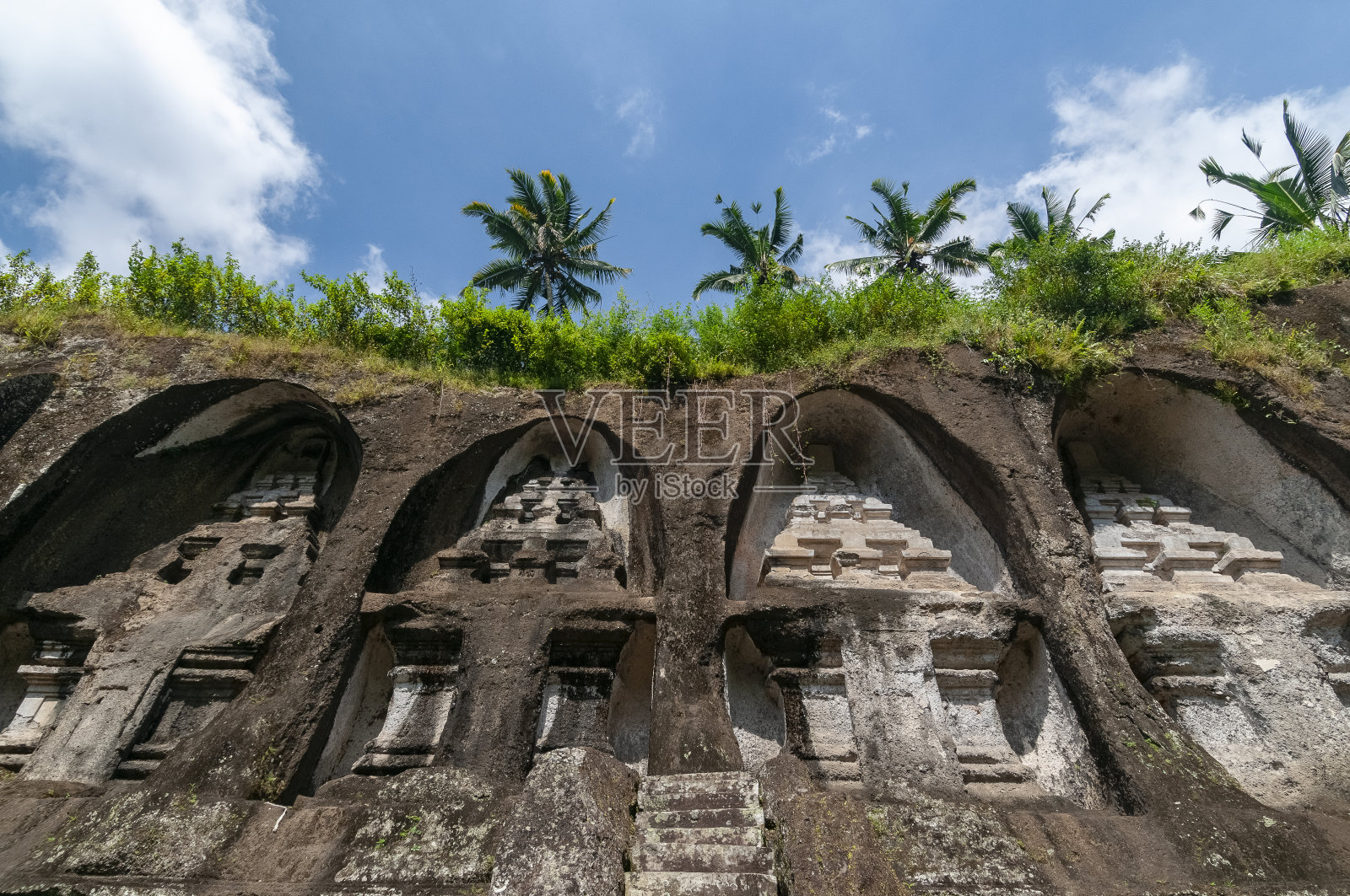 印尼巴厘岛乌布东北的坦帕克西林，古农卡威寺庙和殡仪馆照片摄影图片