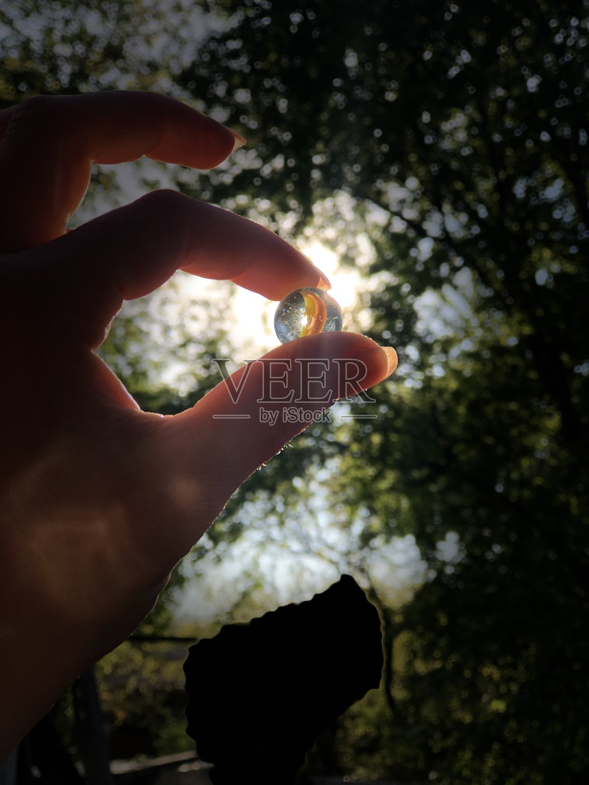 太阳的手照片摄影图片