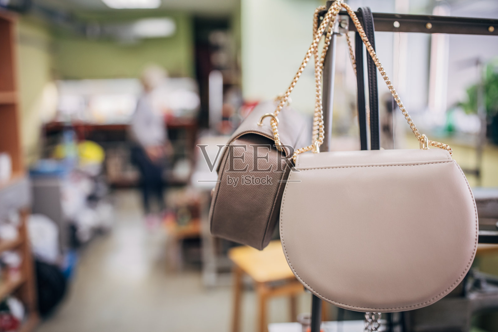 近距离完成的女性钱包照片摄影图片