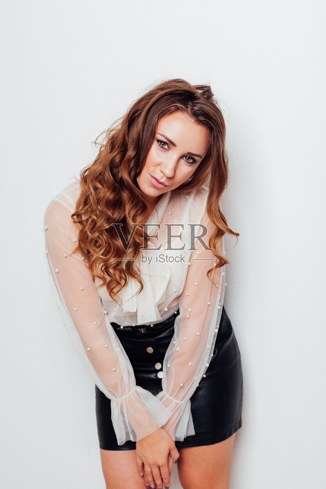 时尚年轻女人的肖像照片摄影图片