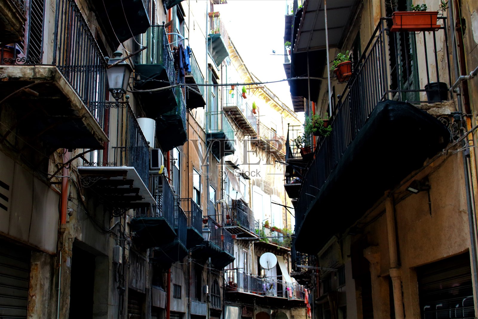 历史中心时期建筑的阳台照片摄影图片