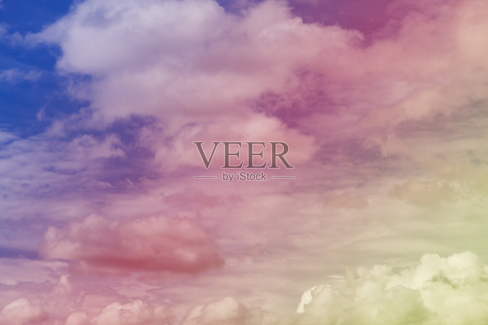 天上的彩云。照片摄影图片