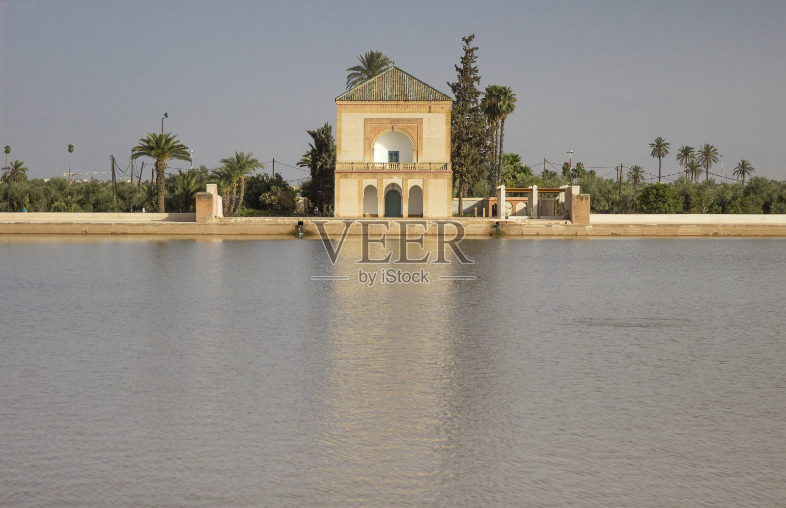 Menara花园摩洛哥马拉喀什。照片摄影图片