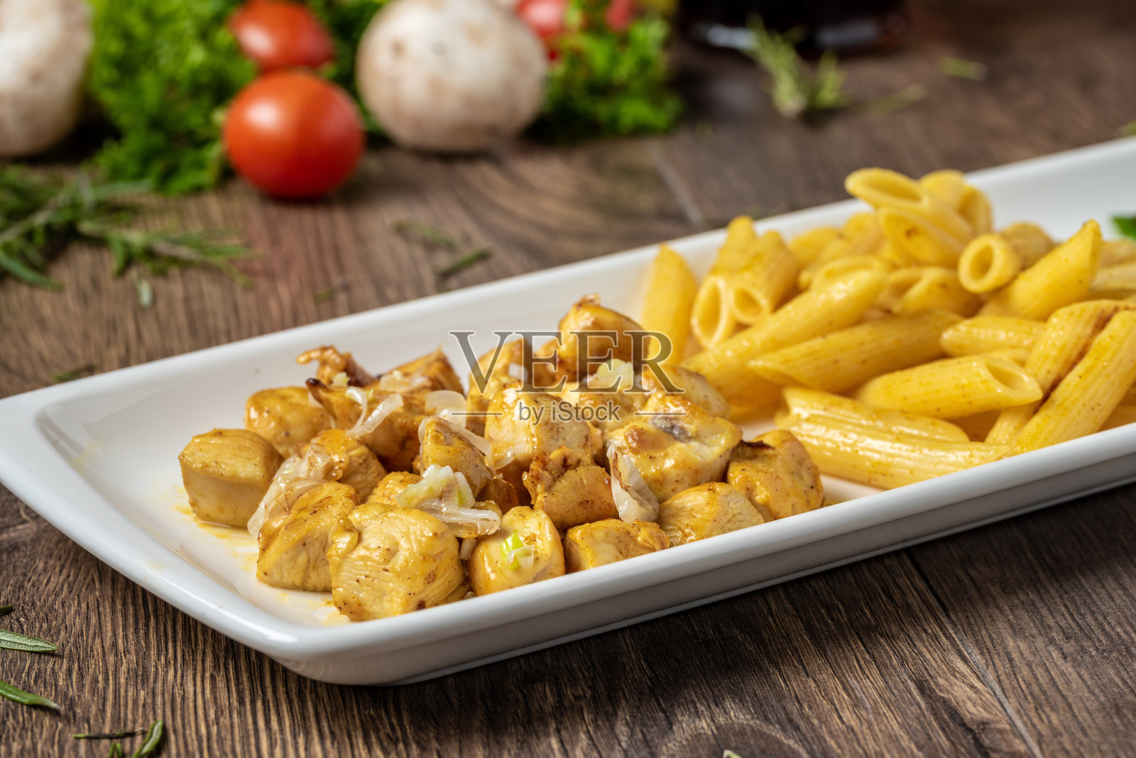 烤立方鸡照片摄影图片