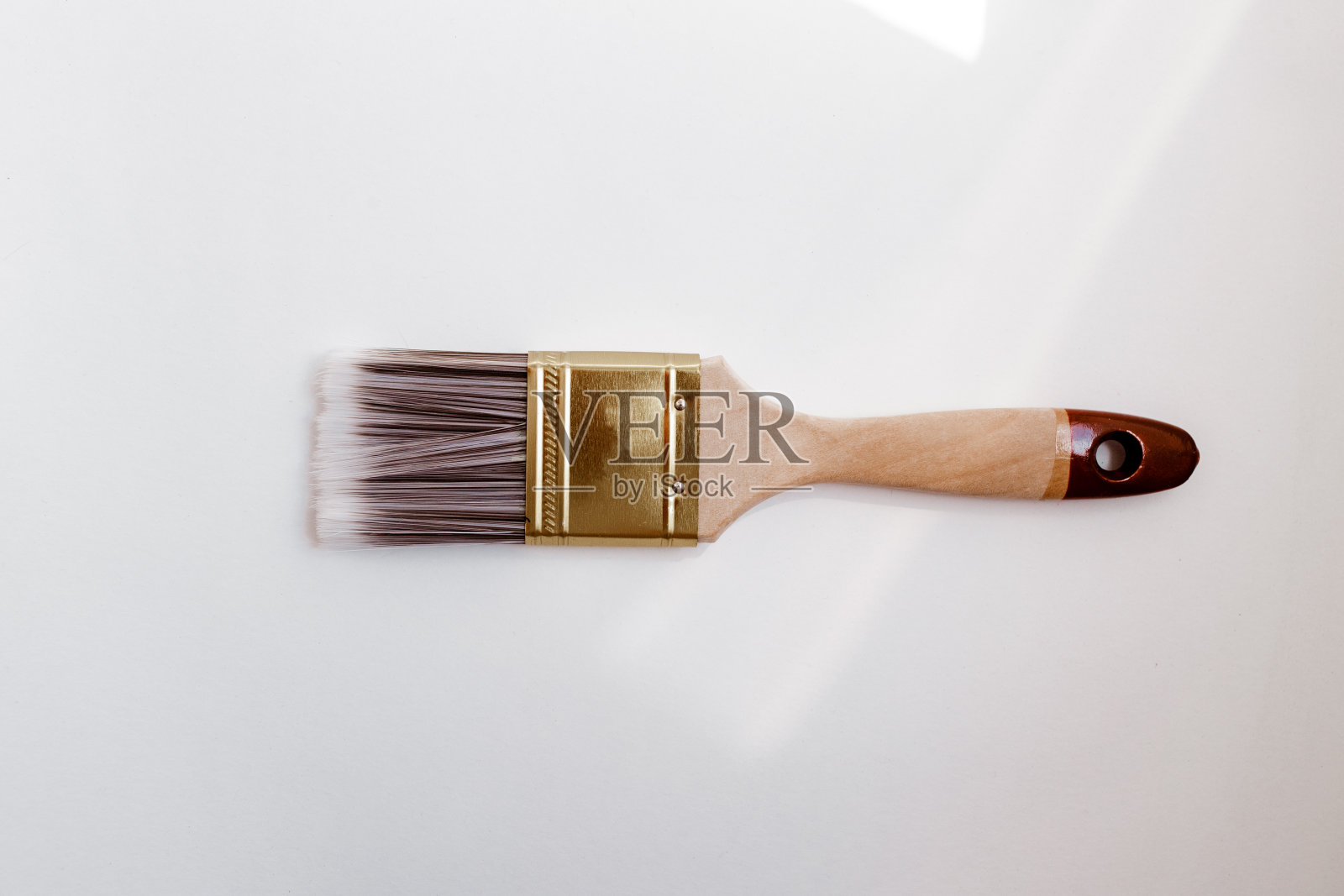 在灰色背景上使用画笔照片摄影图片