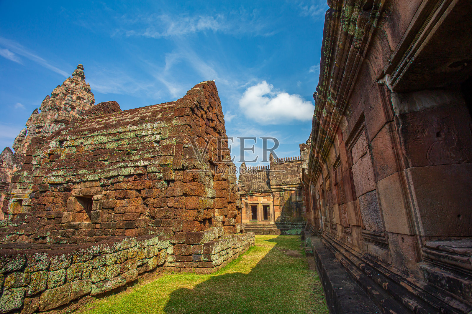 Prasat Hin Phanom Rung . khao Phanom Rung的观点。在泰国。照片摄影图片