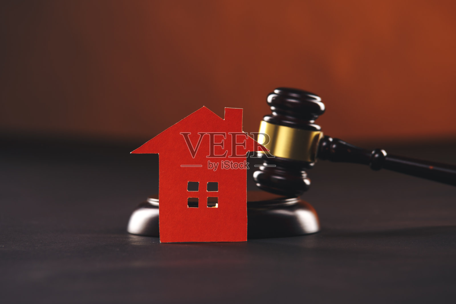 法槌和房屋特写照片摄影图片