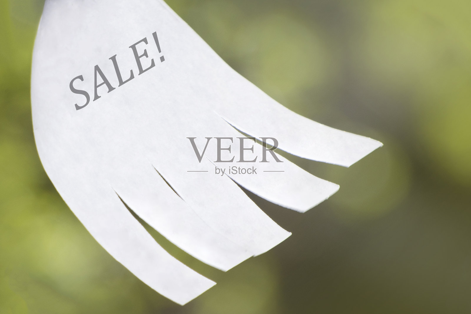 白色的商品或服务的销售旗帜。空白广告与剪纸。照片摄影图片