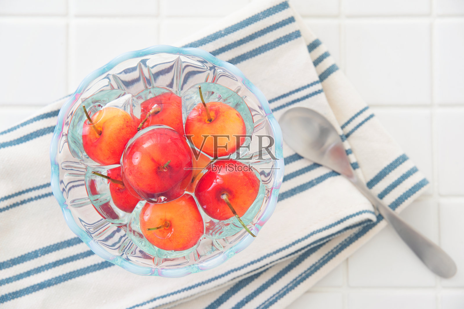 美味的樱桃果冻照片摄影图片