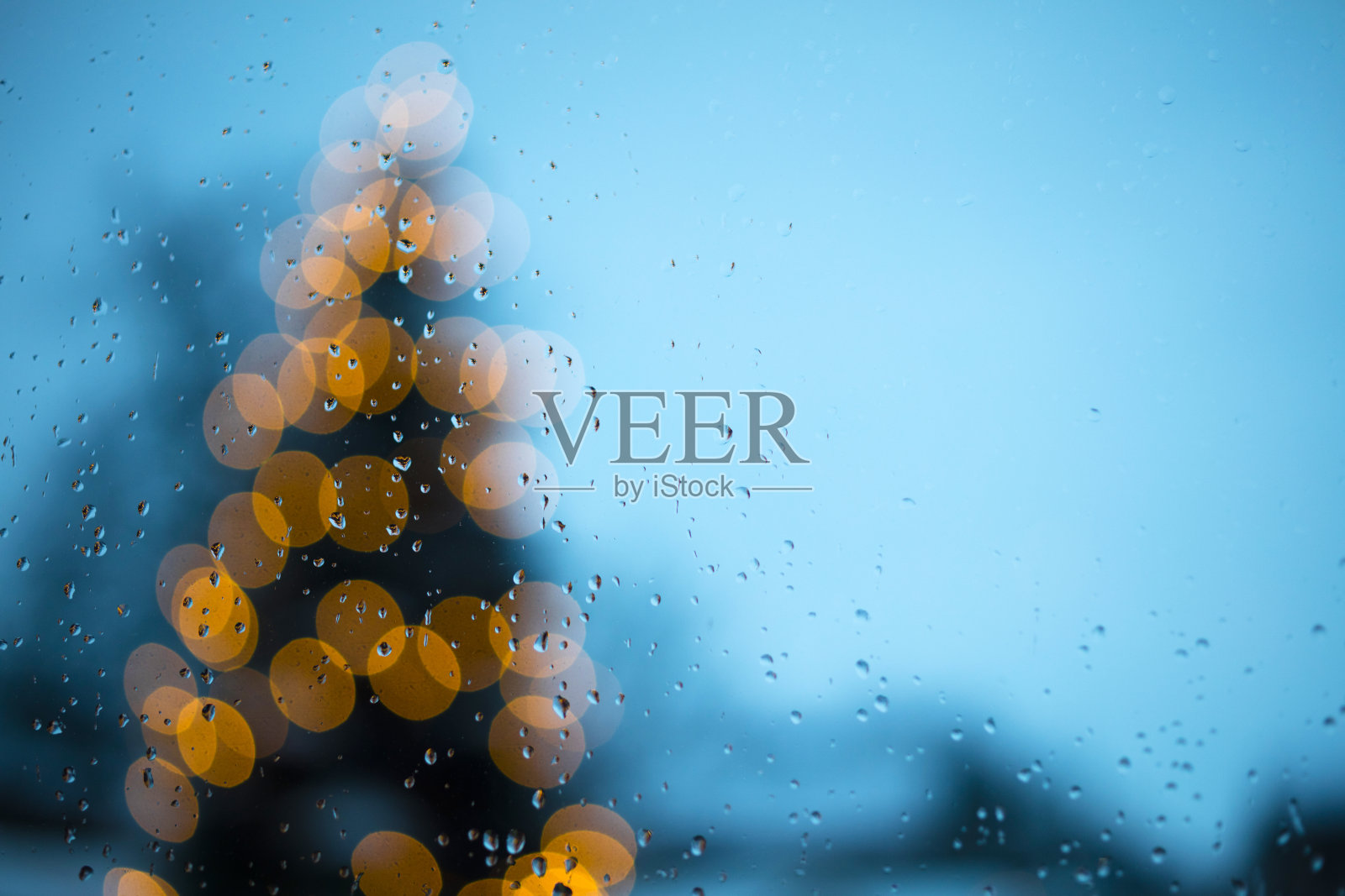 模糊圣诞树的细节照片摄影图片