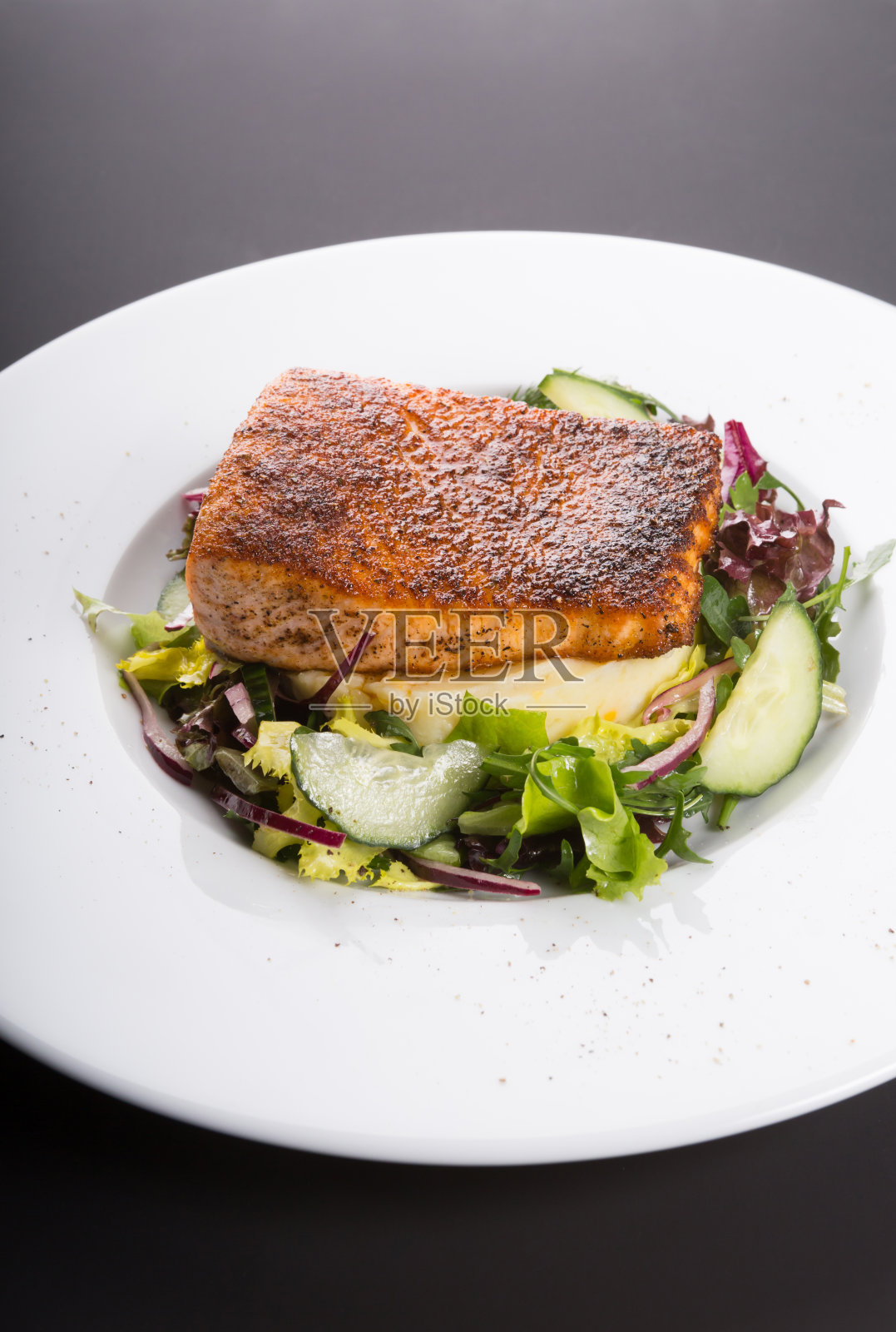 炸白鱼片照片摄影图片