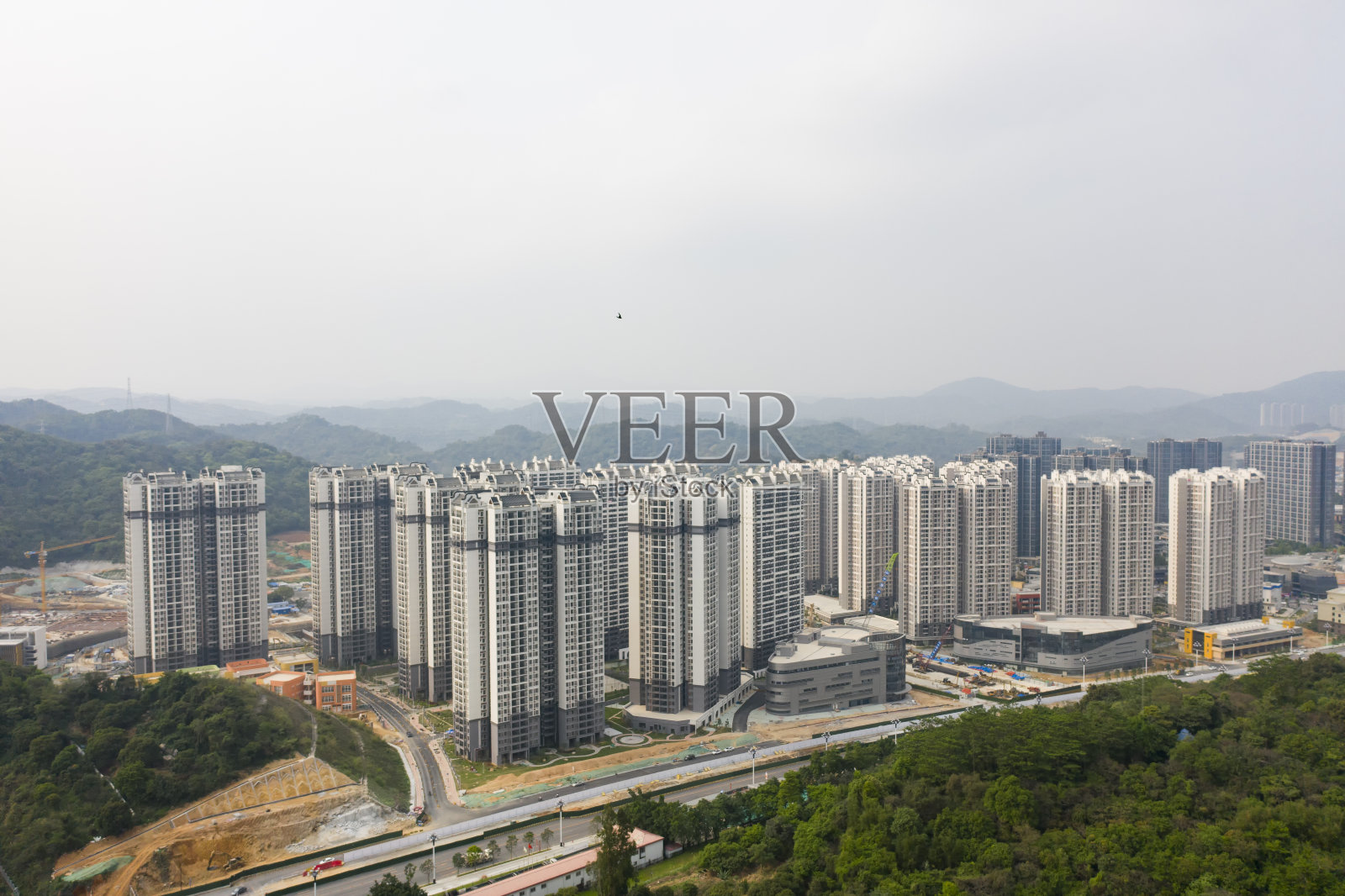 中国东部城市广州新建商品房照片摄影图片