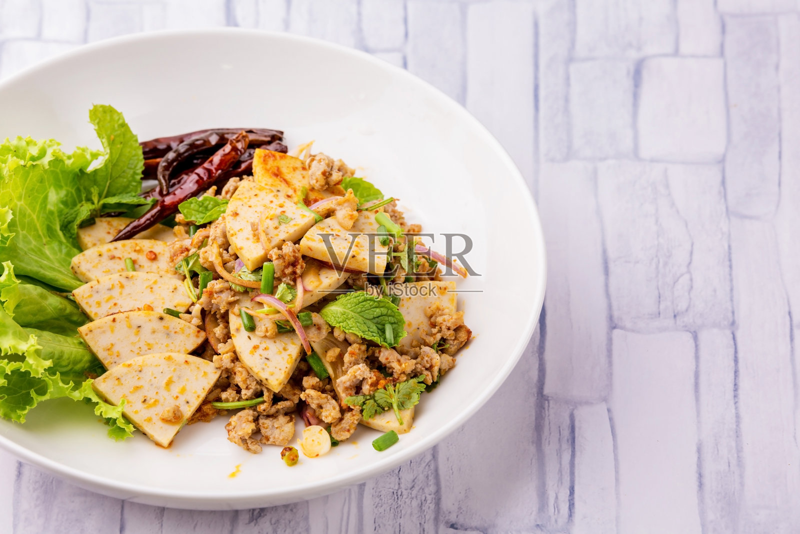 辣味猪肉沙拉照片摄影图片