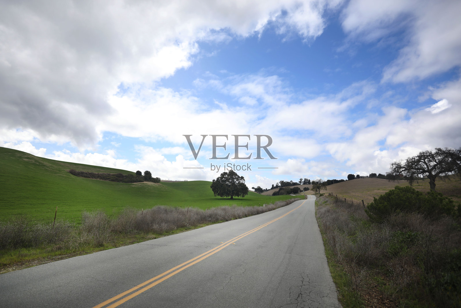 漫漫云路照片摄影图片