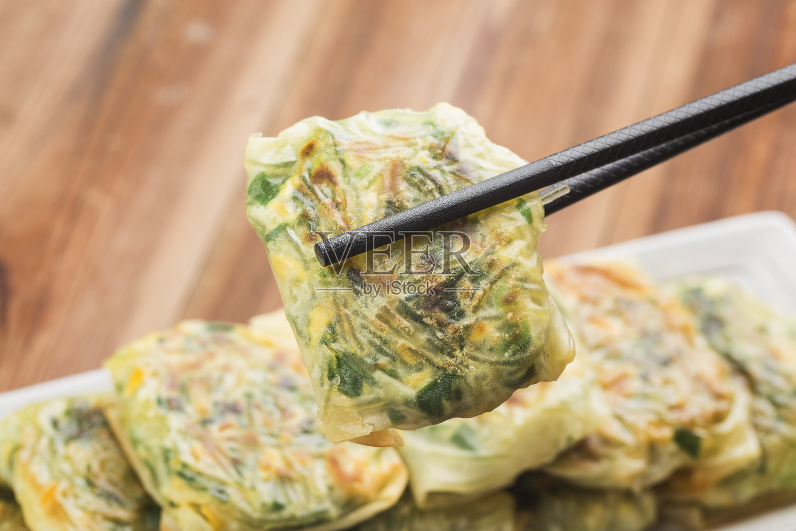 韭菜炒饺子，韭菜蒸饺，韭菜点心，照片摄影图片