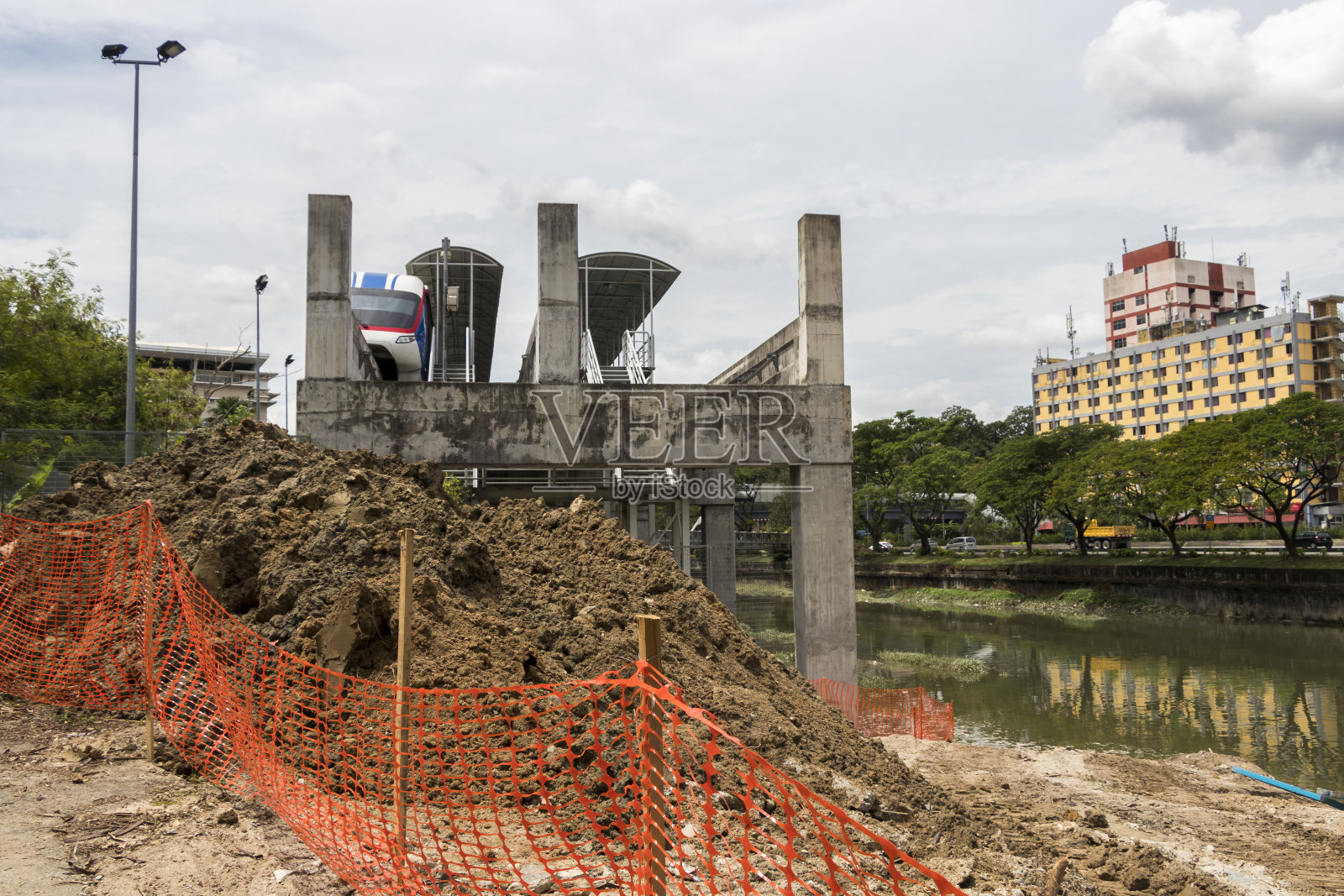吉隆坡地铁站终点站，施工现场。照片摄影图片