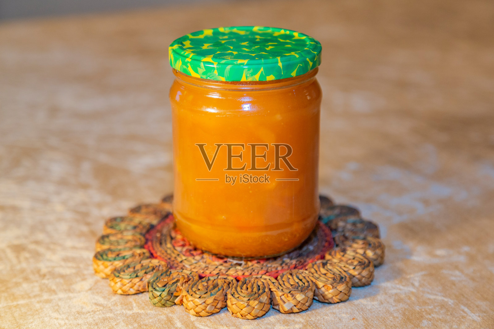 新鲜美味的自制桃子酱照片摄影图片