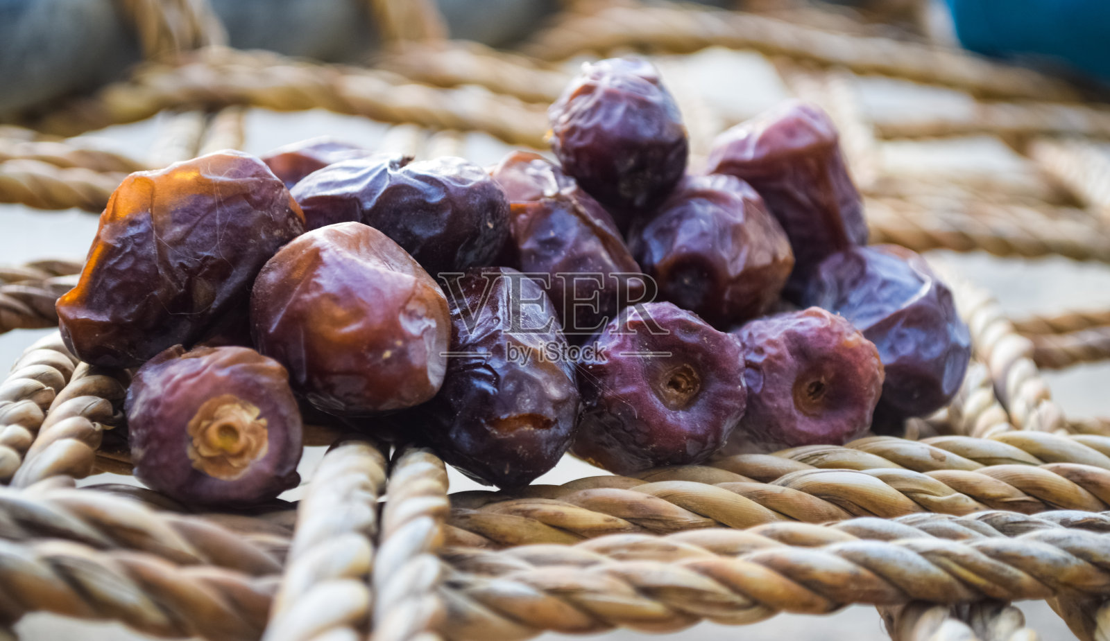 新鲜的干枣，甜水果，斋月卡里姆食物照片摄影图片