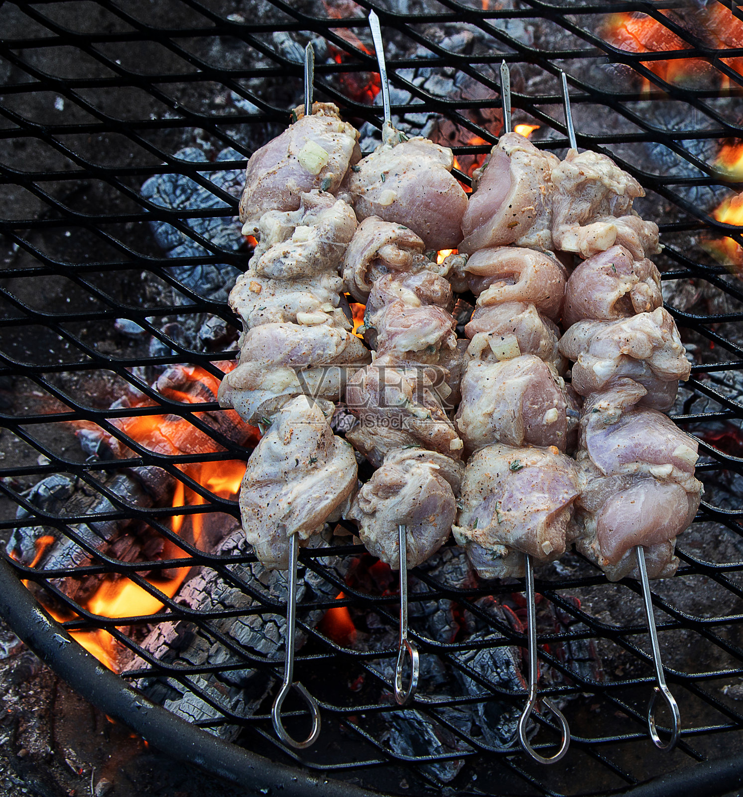 健康鸡烤肉串。照片摄影图片