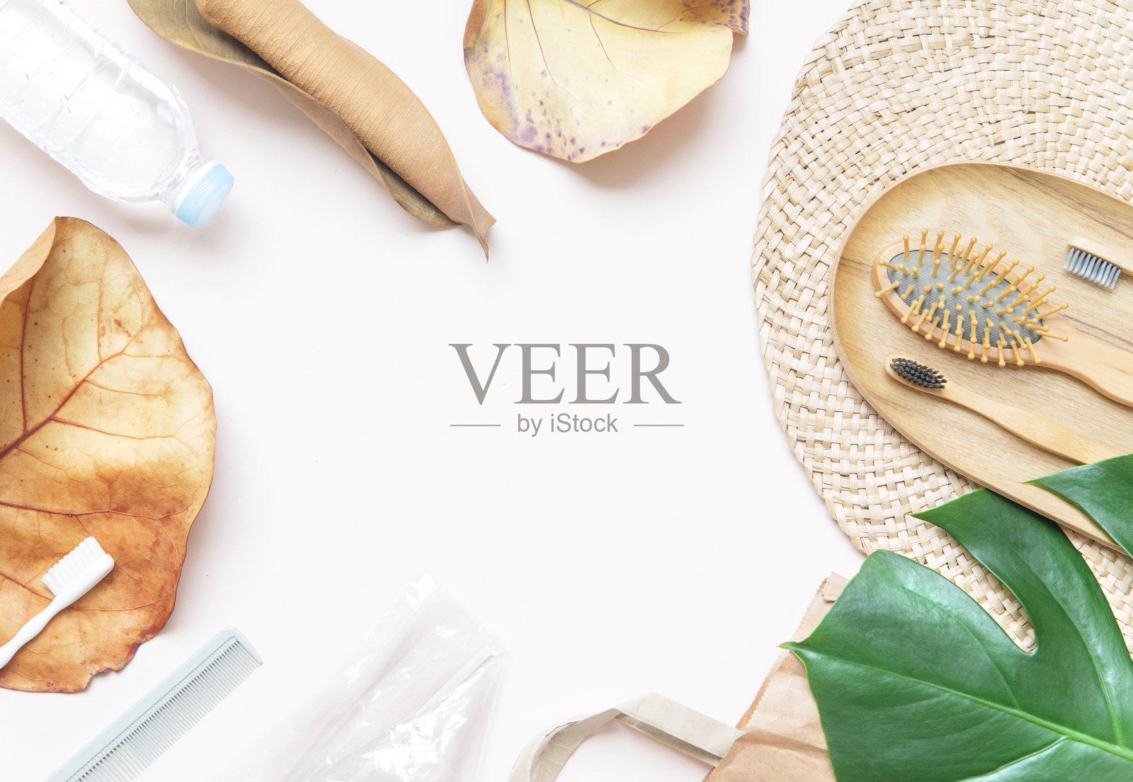 环保卫浴用品vs非环保配件。照片摄影图片