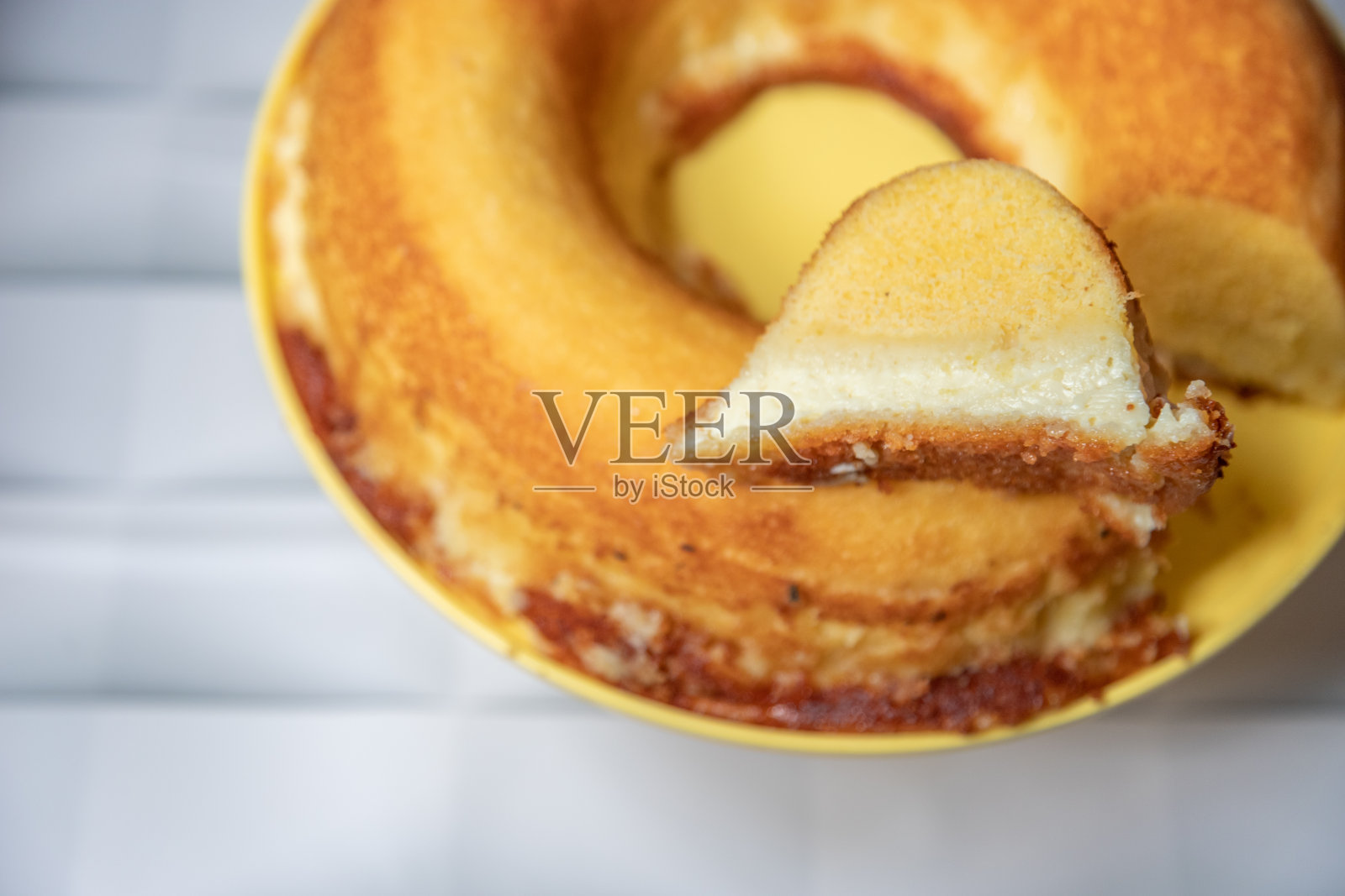 用一种玉米粉做成的巴西玉米蛋糕照片摄影图片