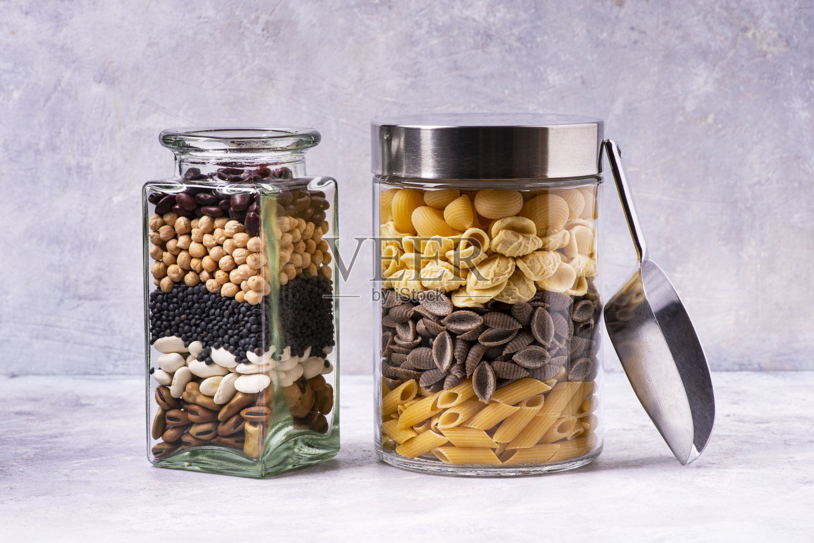 意大利面和干豆类，地中海饮食。照片摄影图片