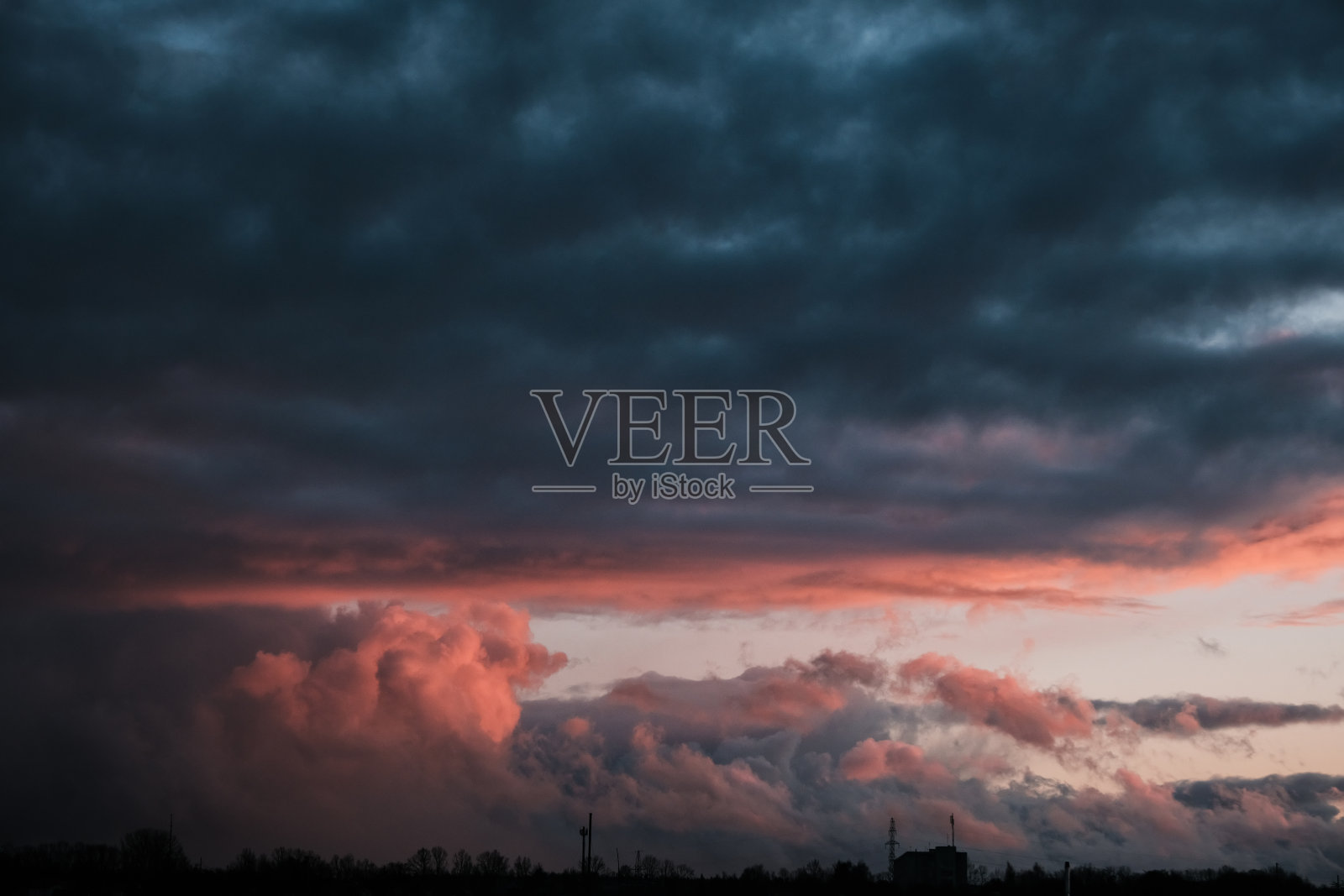 雨后乌云密布照片摄影图片