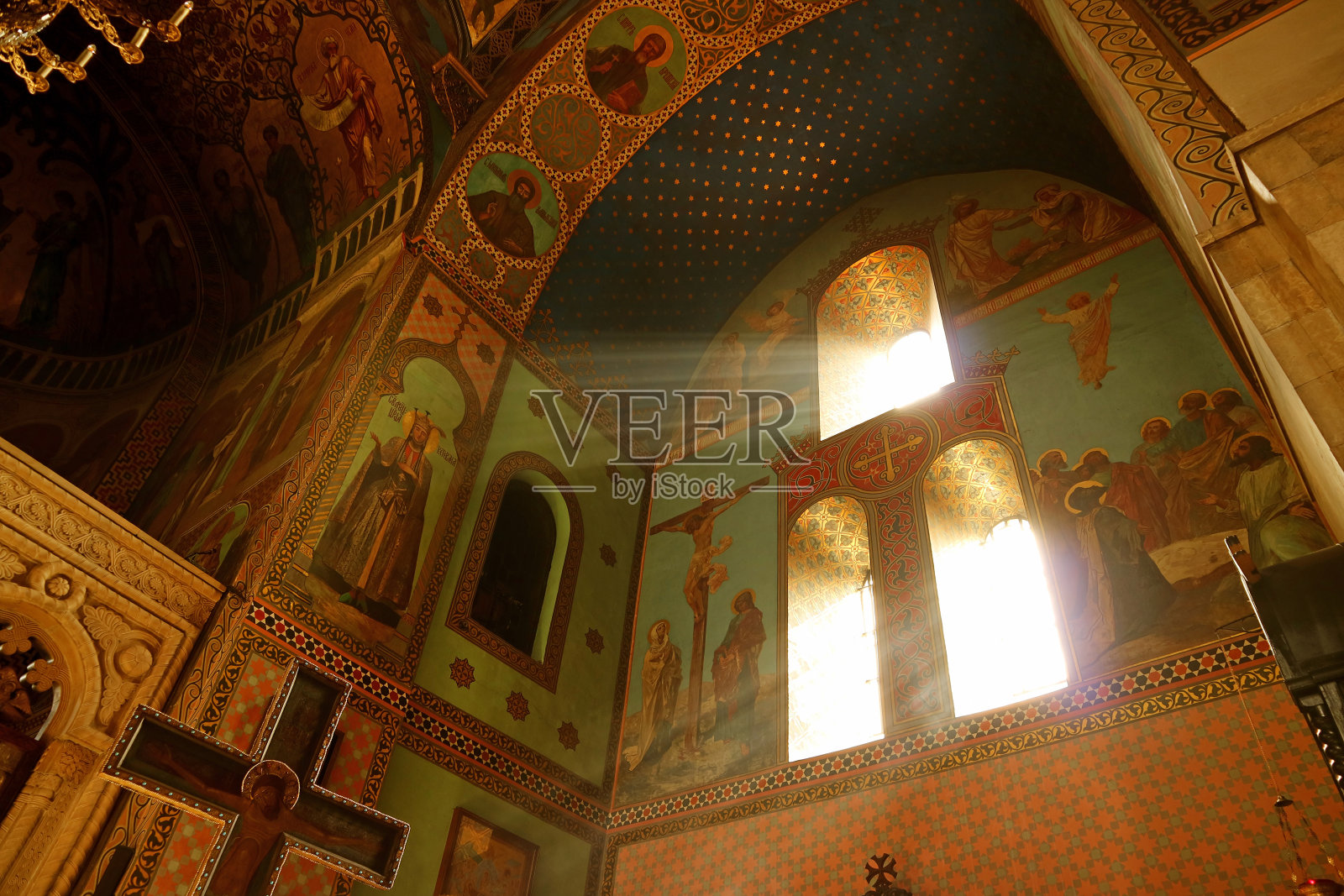 阳光照耀着格鲁吉亚第比利斯一座美丽的历史悠久的东正教教堂——苏尼大教堂照片摄影图片