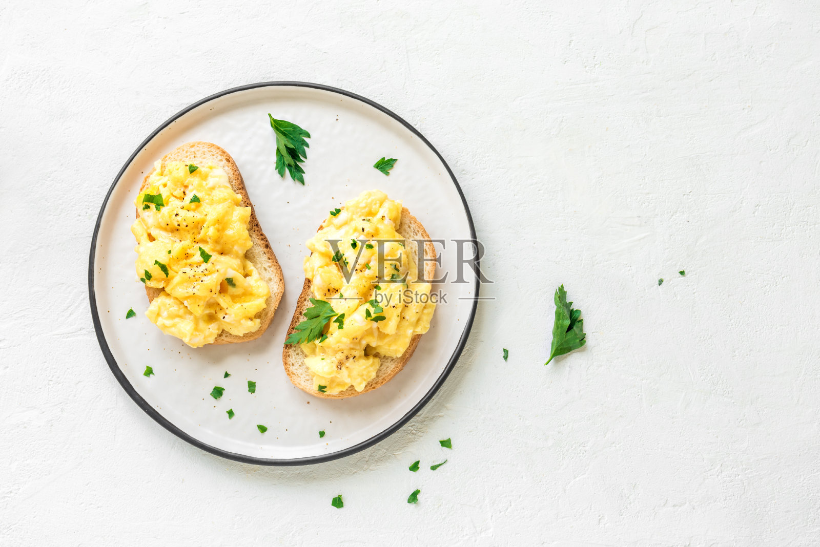 炒蛋三明治照片摄影图片