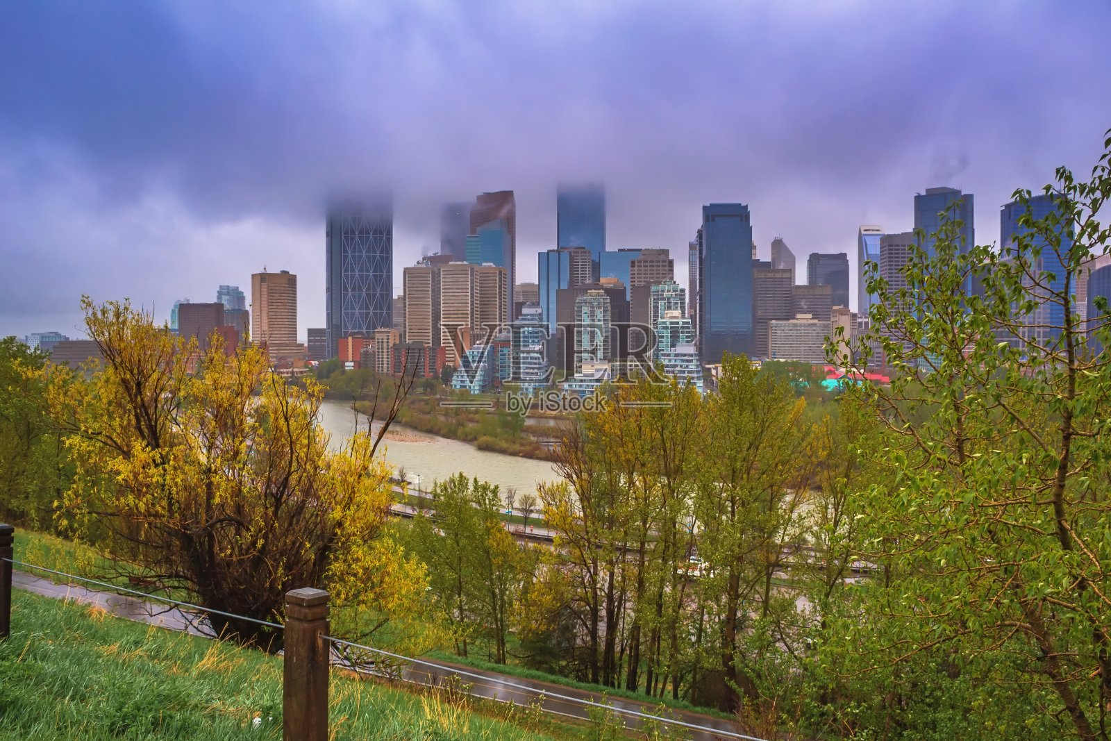 卡尔加里上空的乌云照片摄影图片