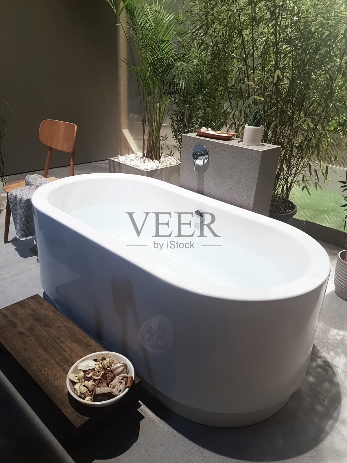 新豪宅中的浴室照片摄影图片