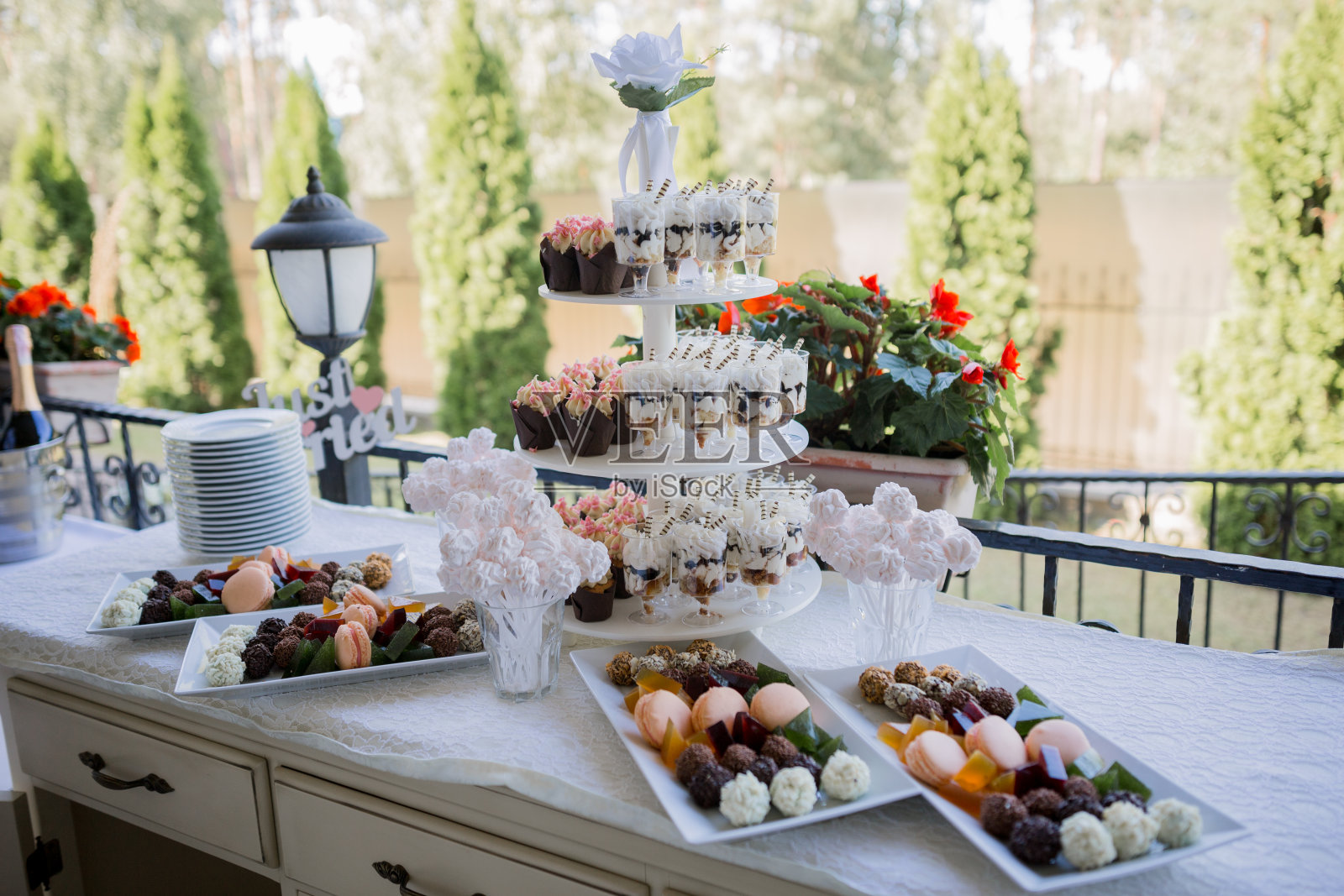 派对上的糖果棒和糖果照片摄影图片