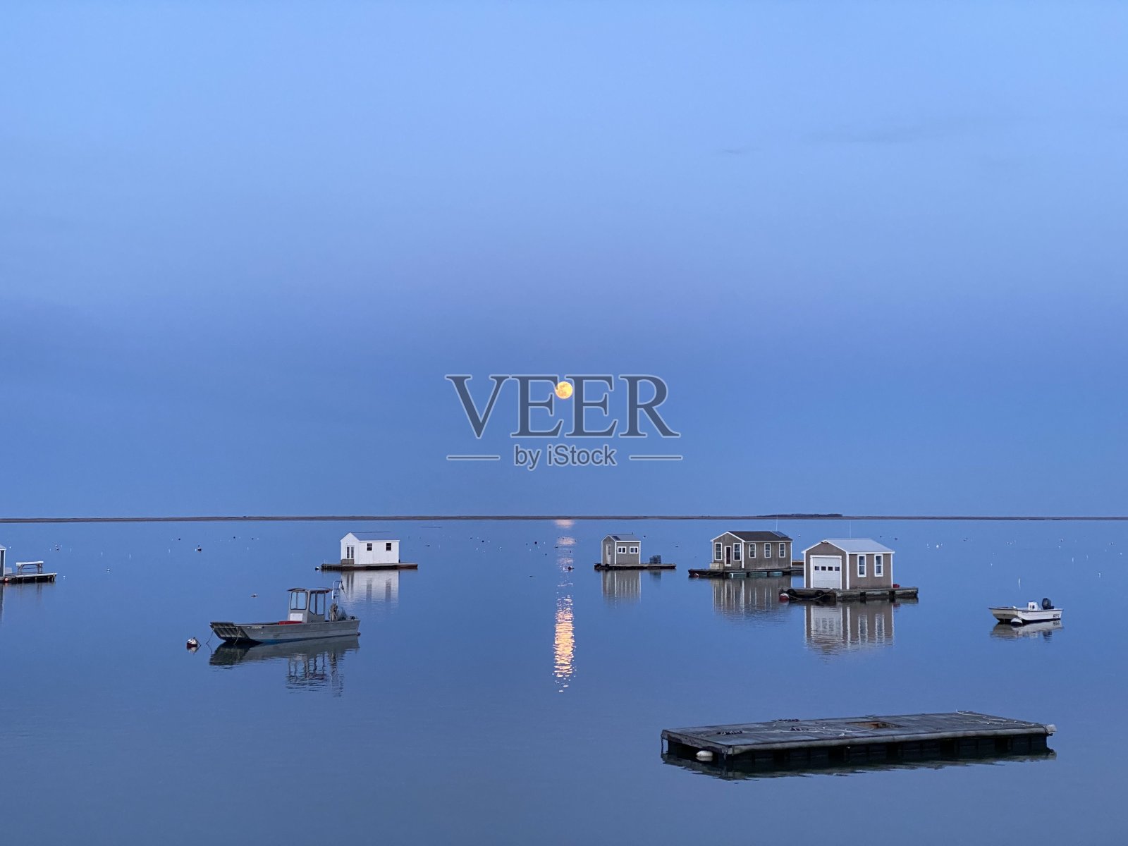 达克斯伯里湾的月亮升起照片摄影图片