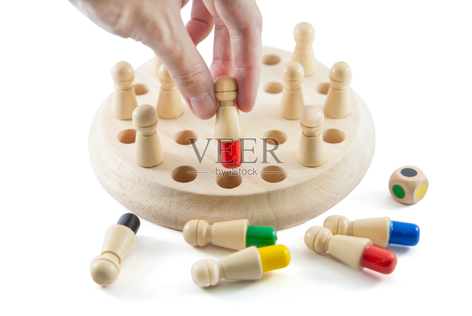 玩木质记忆棋照片摄影图片