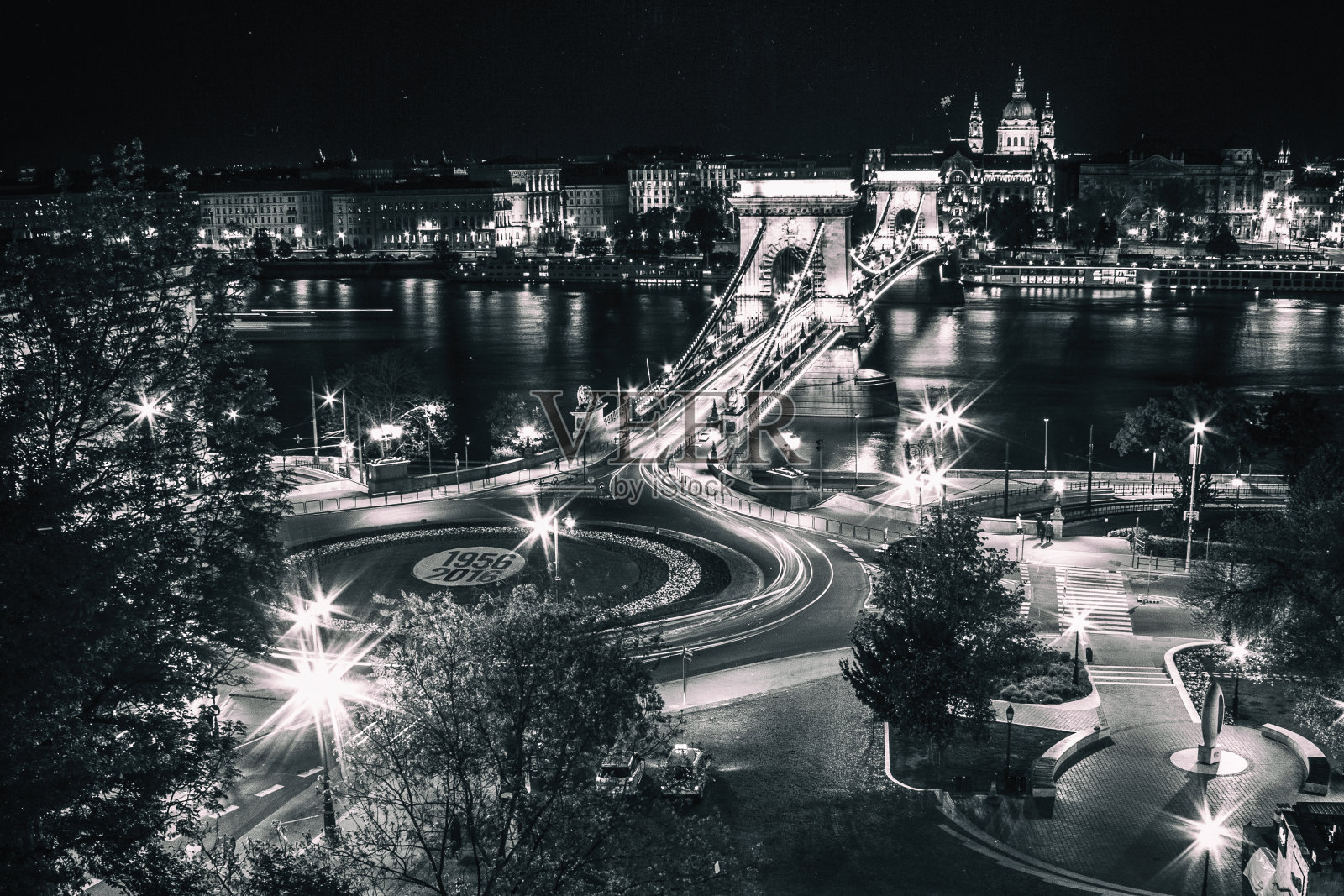 布达佩斯夜间照片摄影图片