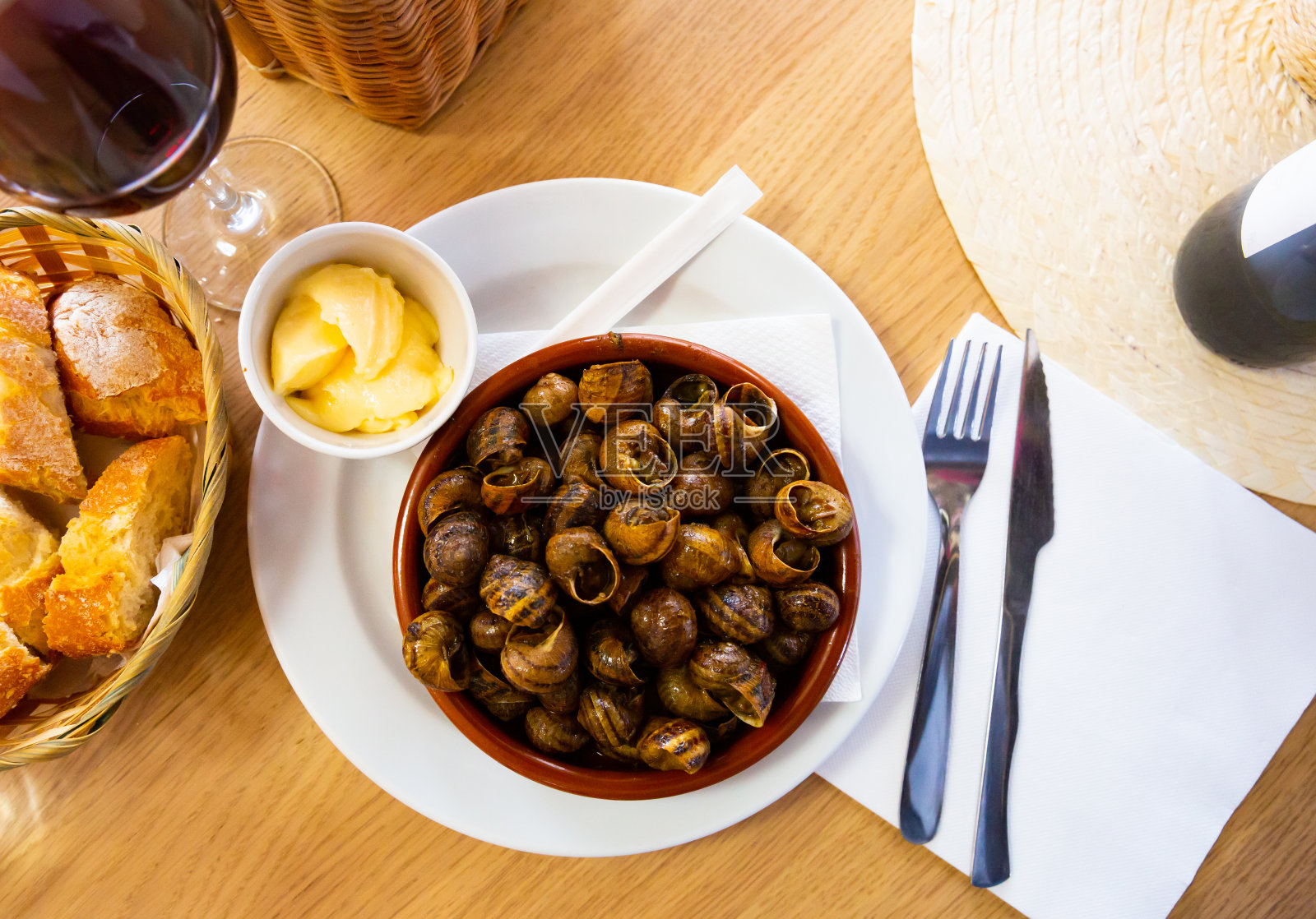 一盘煮蜗牛特写照片摄影图片