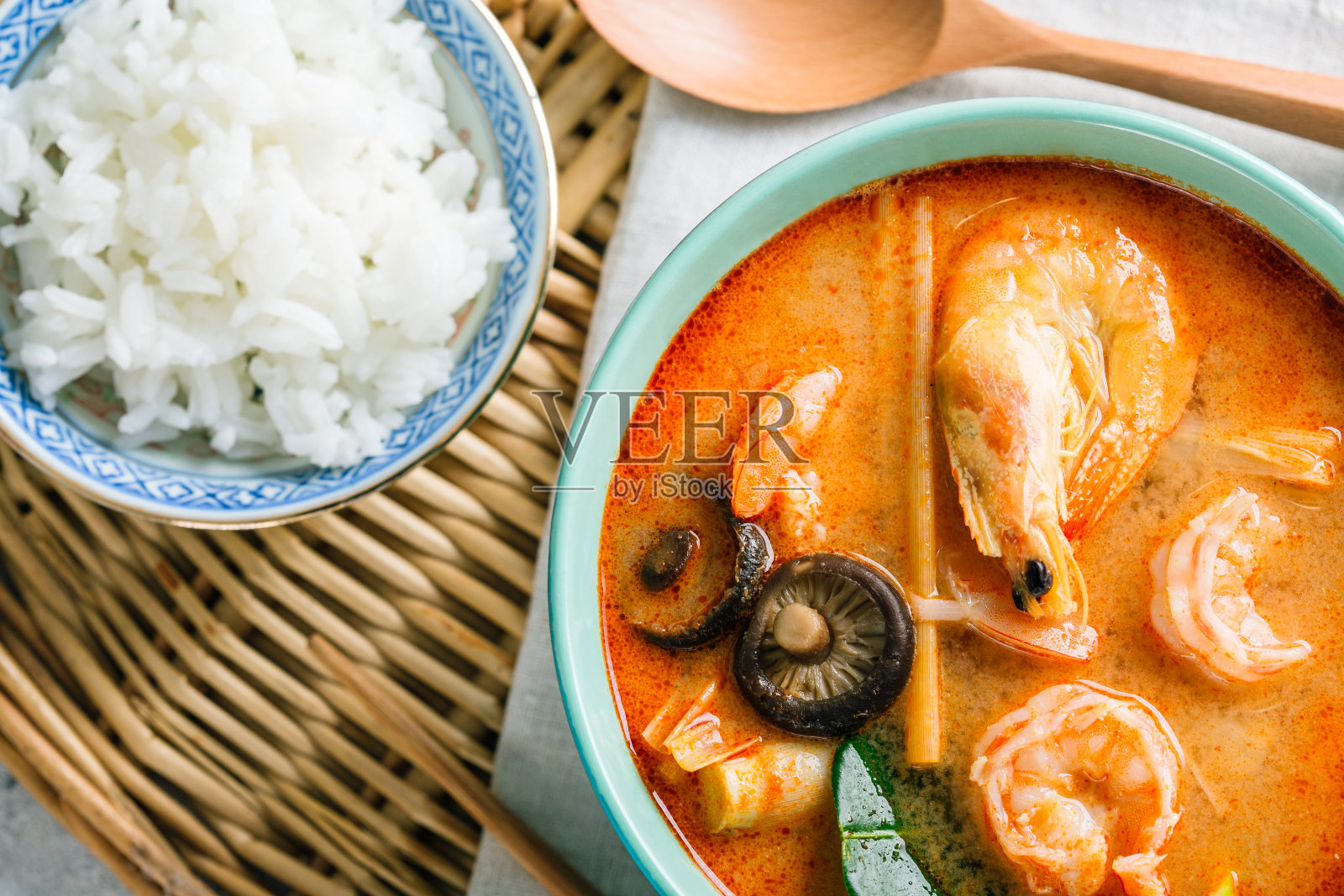 美味的鲜虾红薯汤，泰国菜照片摄影图片