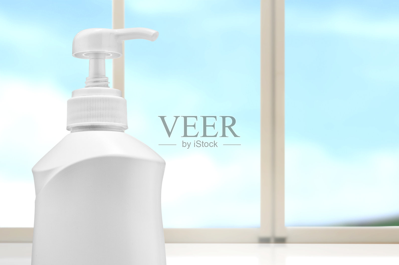 用于阻止冠状病毒传播的消毒剂喷雾器照片摄影图片