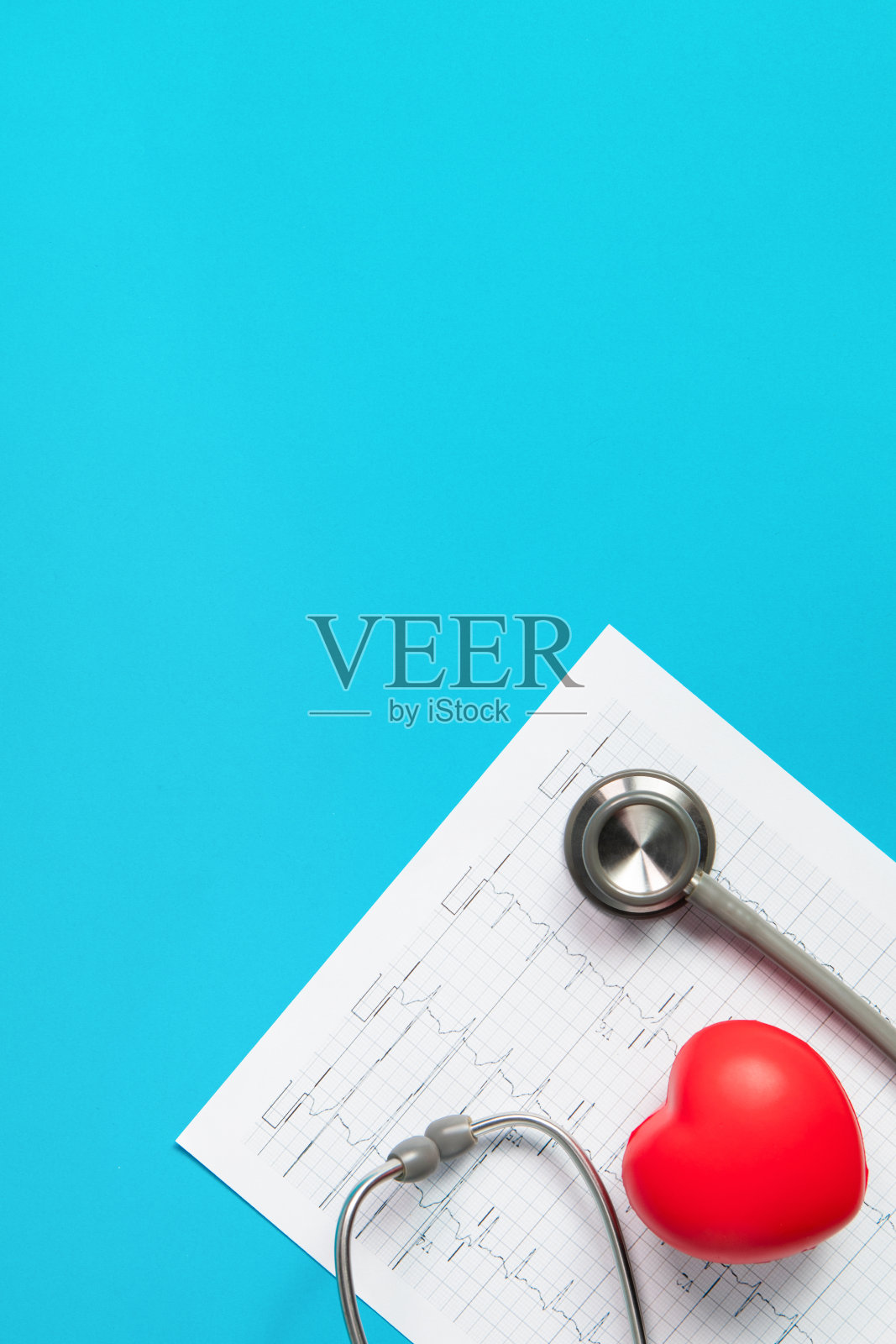 心脏听诊器和心电图照片摄影图片