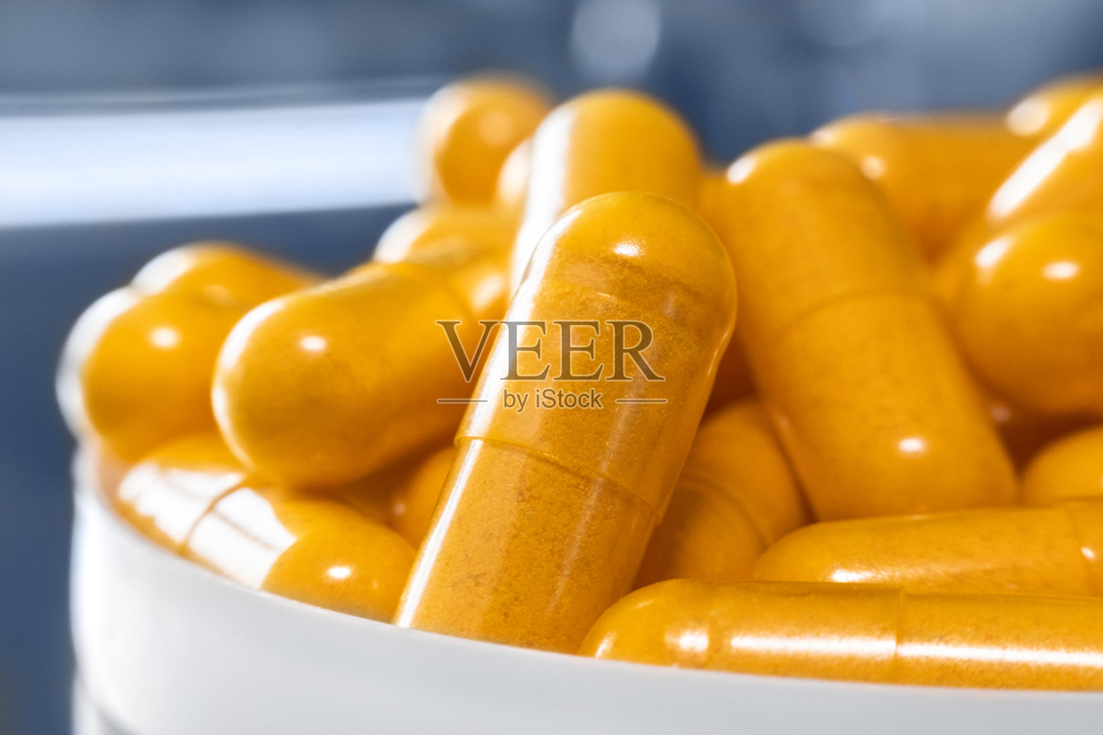 姜黄胶囊照片摄影图片