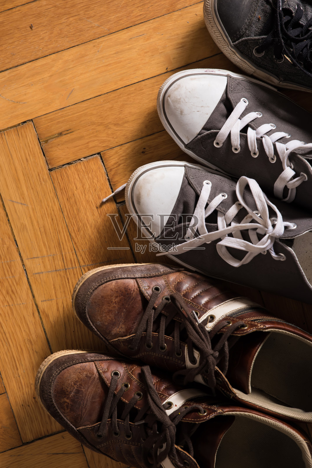 一些使用运动鞋照片摄影图片