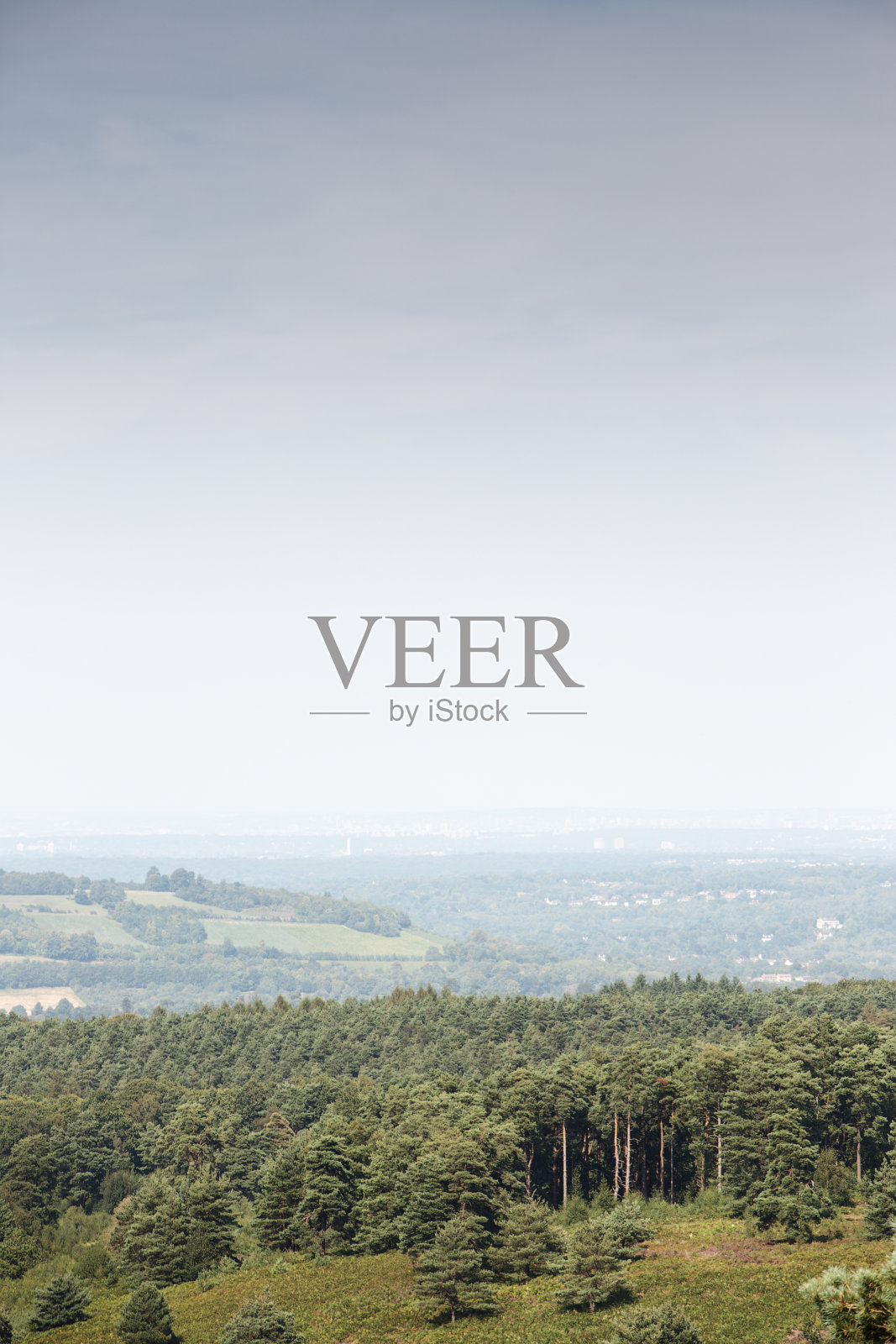 山谷对面的景色照片摄影图片